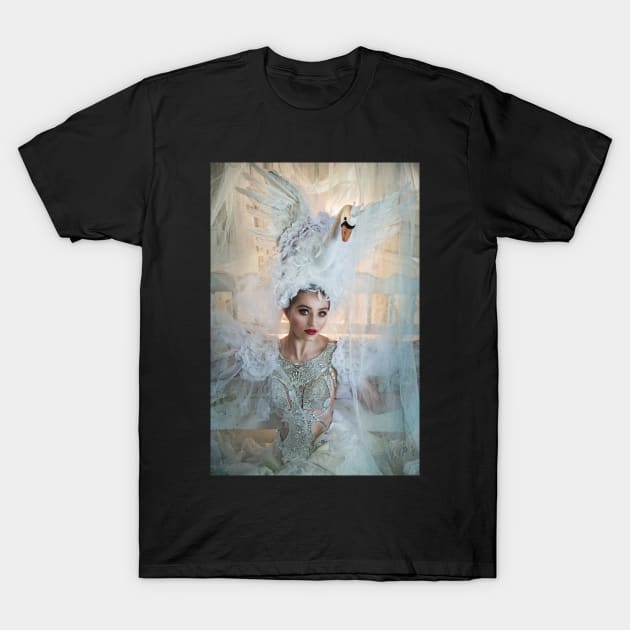 Swan portrait T-Shirt by j-maya